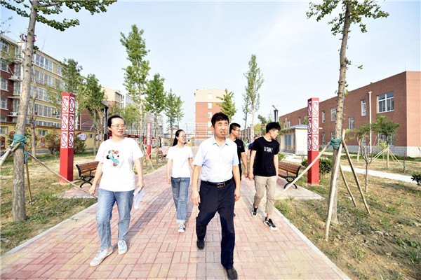 559a67834a1848aa8ac5f1a44d926a55.jpg 参观耿店新社区_副本.jpg