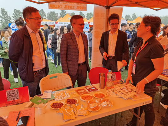 44048de2d9574f4a8e2129f6aa0b4cf2.png image.png