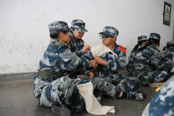 学习包扎 学习包扎