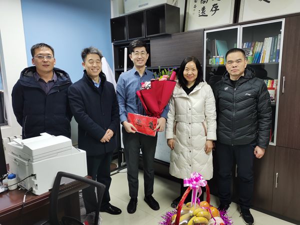 看望刘志刚教授.jpg